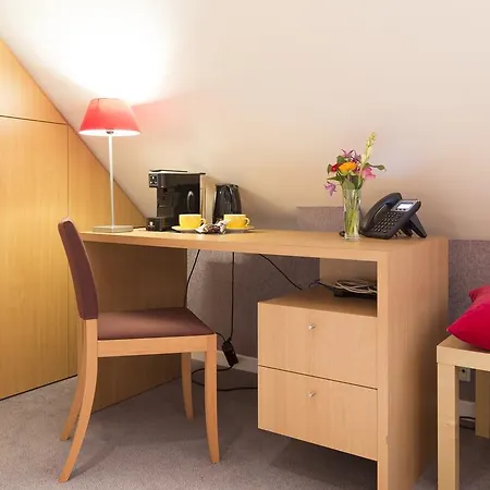 Hotel Sense Suites 3*