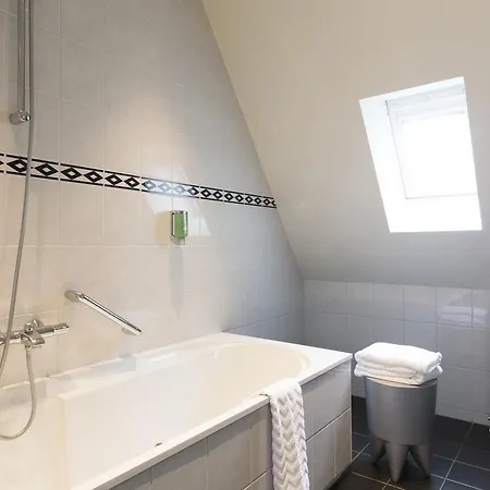 Sense Suites Hotell 3*